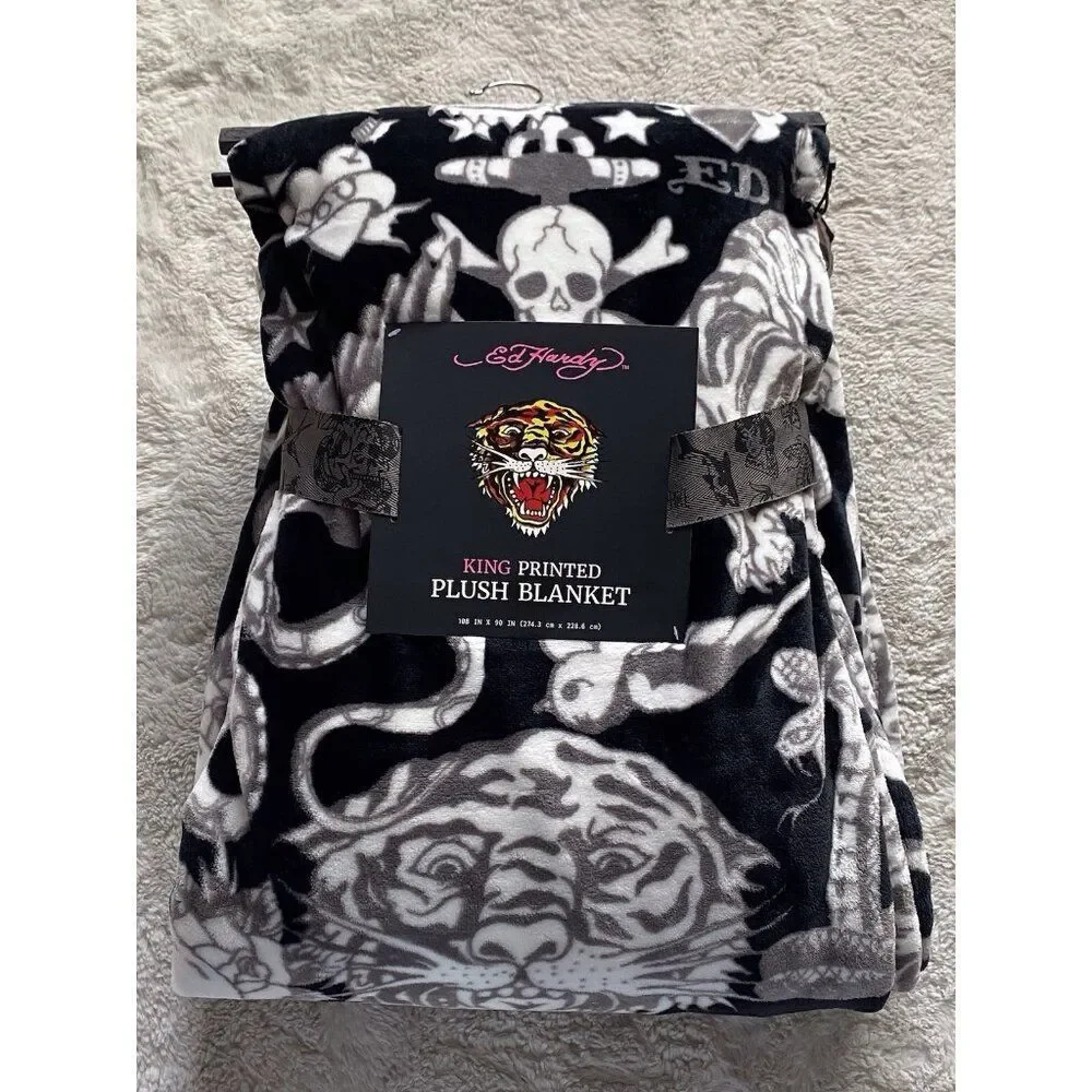 ED HARDY King Size PRINTED Soft Plush Blanket 108” x 90” TATTOO SKULLS Tiger NEW